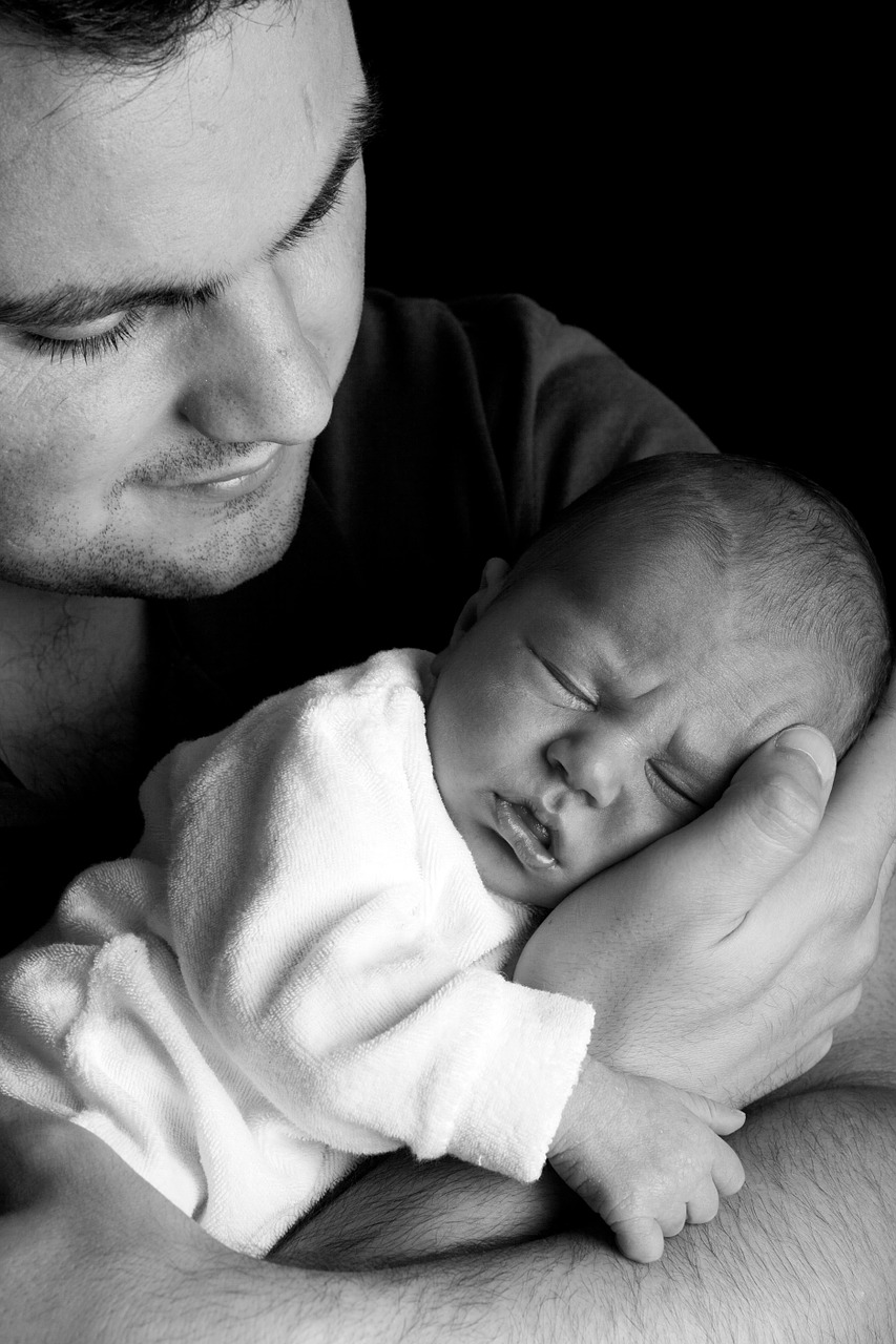 Baby Newborn Father Fatherhood Man  - PublicDomainPictures / Pixabay